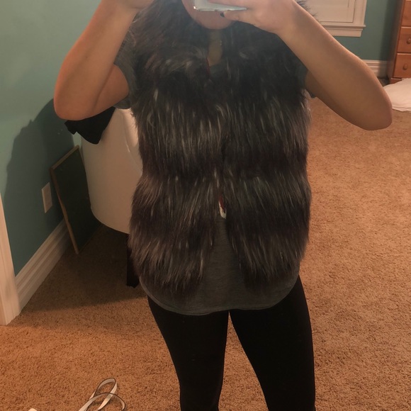 FAUX FUR VEST - Picture 7 of 7